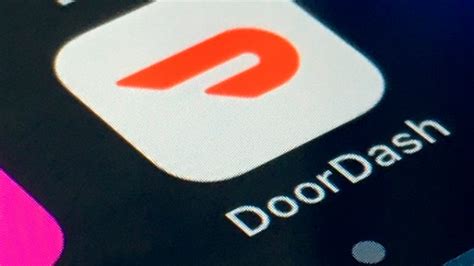 DoorDash driver carjacked overnight in south St. Louis